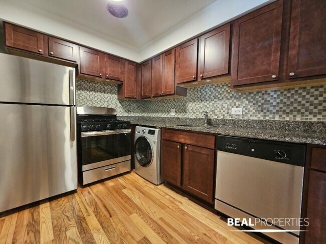 Building Photo - 1 bedroom in HIGHLAND PARK IL 60035