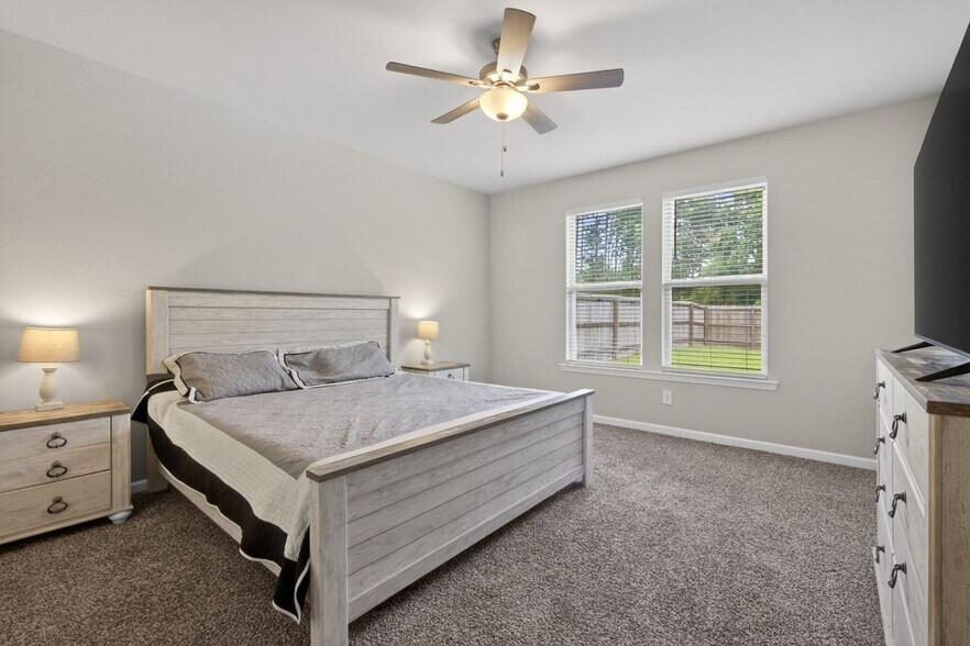 Building Photo - 1708 Sawgrass Dr