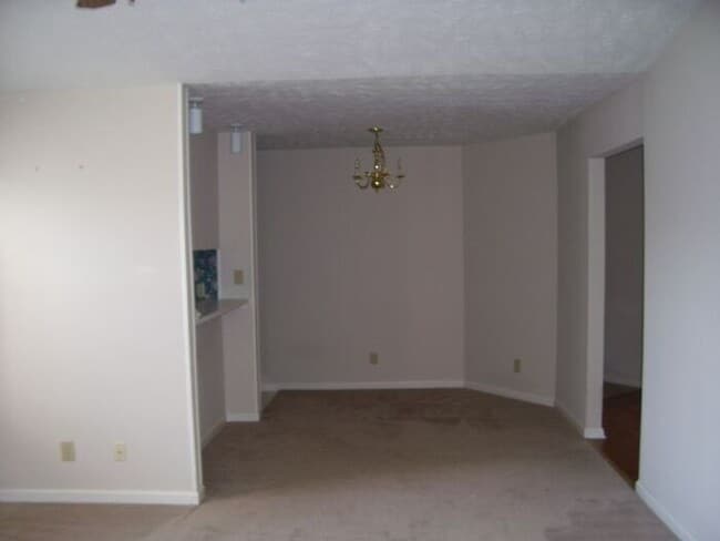 Building Photo - 275 Waterdown Dr