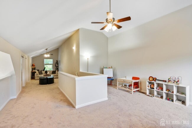 Building Photo - 28 Kensington Dr