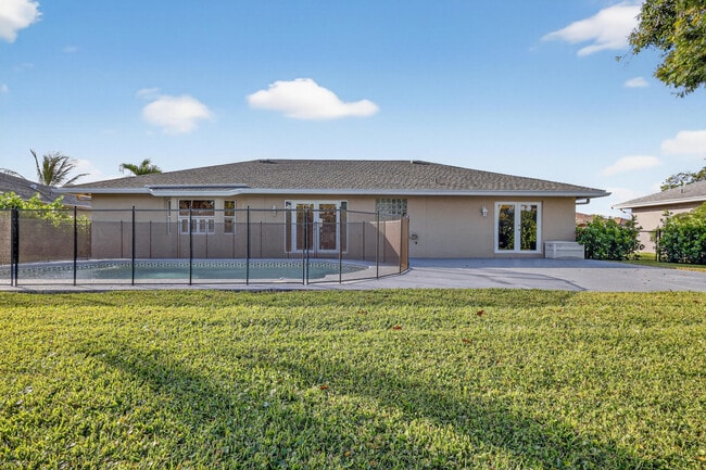 Building Photo - 151 Monterey Way