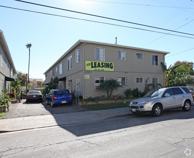Building Photo - 6860 De Longpre Ave