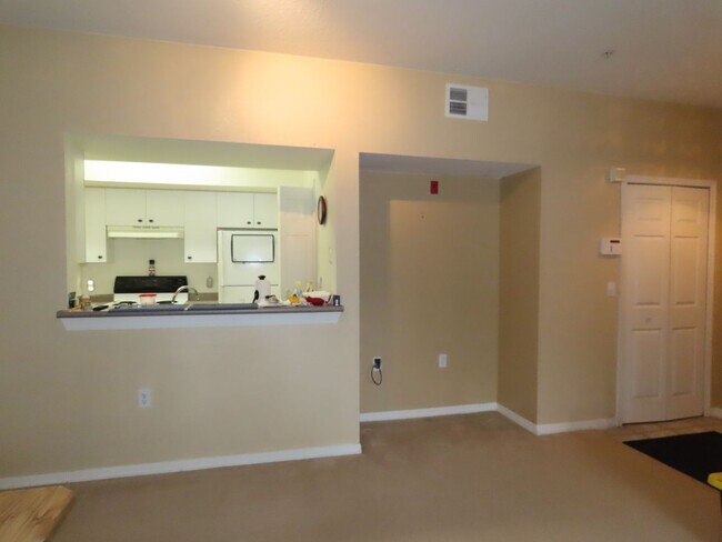 Building Photo - Orlando Park Central Gated Resort Style Co...