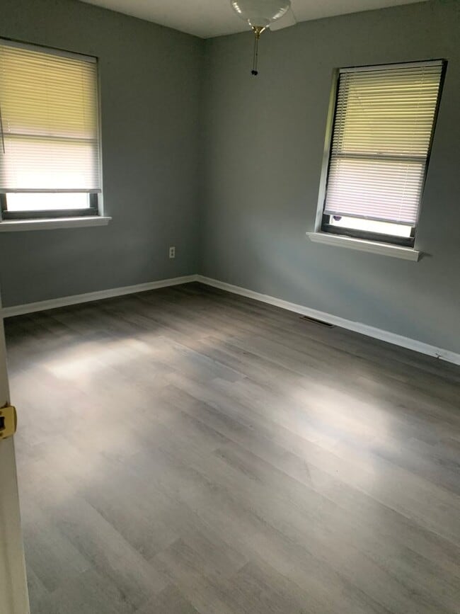 Building Photo - 3 Bedroom Salisbury Home