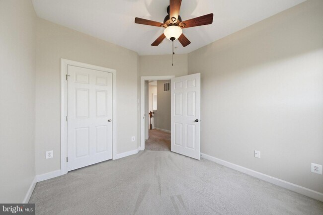 Building Photo - 8921 Amelung St