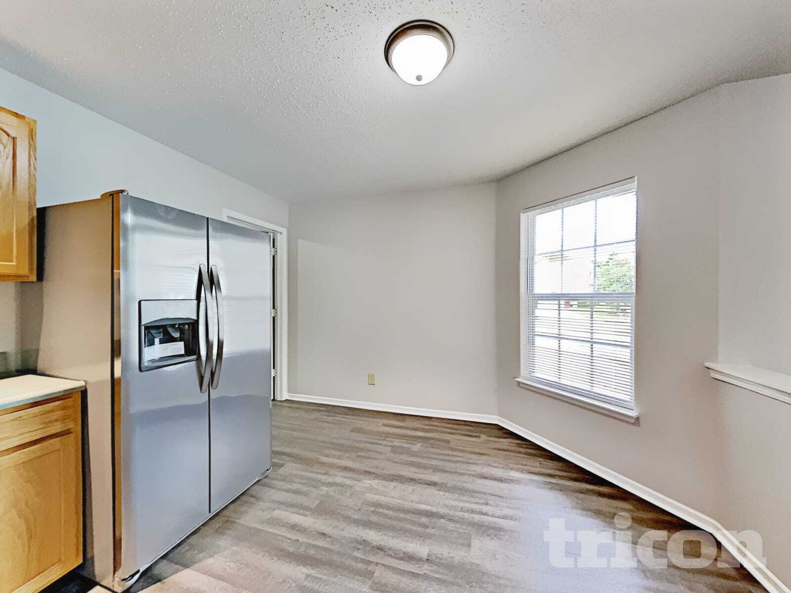 Building Photo - 746 Streamside Dr