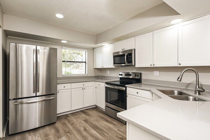 Building Photo - 351 Montgomery Ct