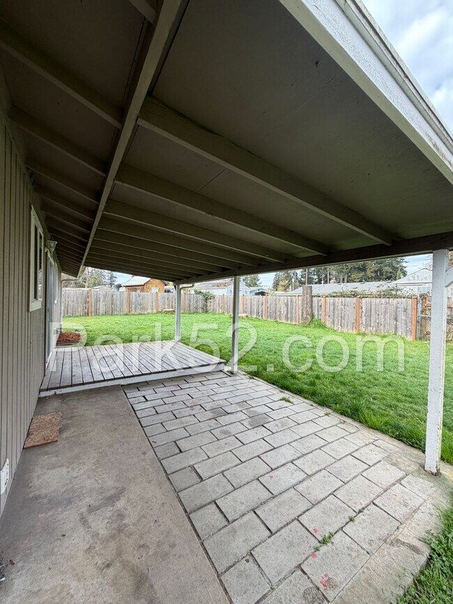 Building Photo - $100 OFF 1st Month's Rent!  Spanaway Area 3 Bedroom Rambler