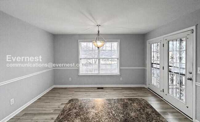 Building Photo - 3 Bed/2 Bath Home with Fenced Yard / Available Now!