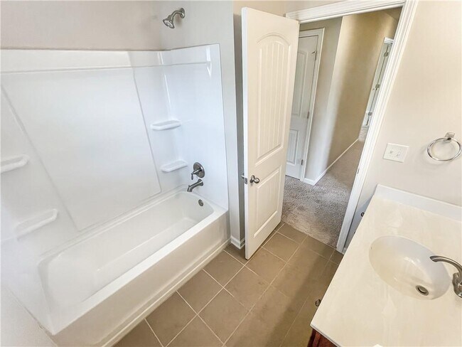 Building Photo - 5840 Zelkova Dr