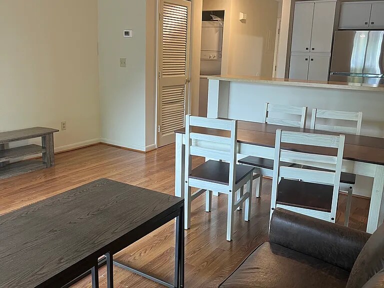 Building Photo - 1348 Hunters Rd