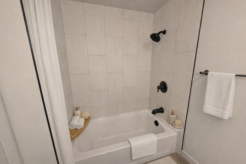 Building Photo - 586 Tiffany Town Dr