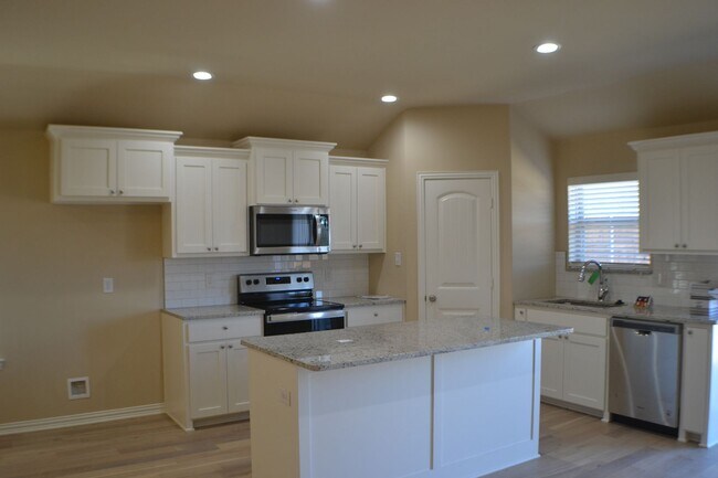 Building Photo - 3 bed 2 bath House for Lease in Sherman