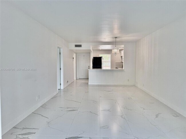 Building Photo - 14790 Bonaire Blvd