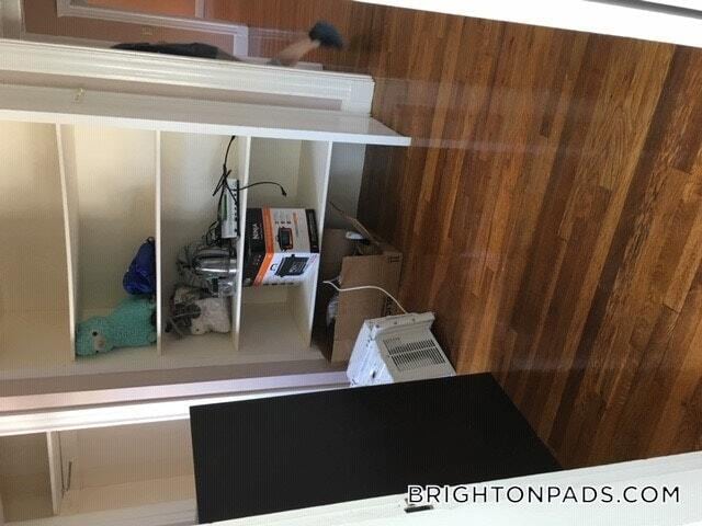 Building Photo - 81 Cresthill Rd