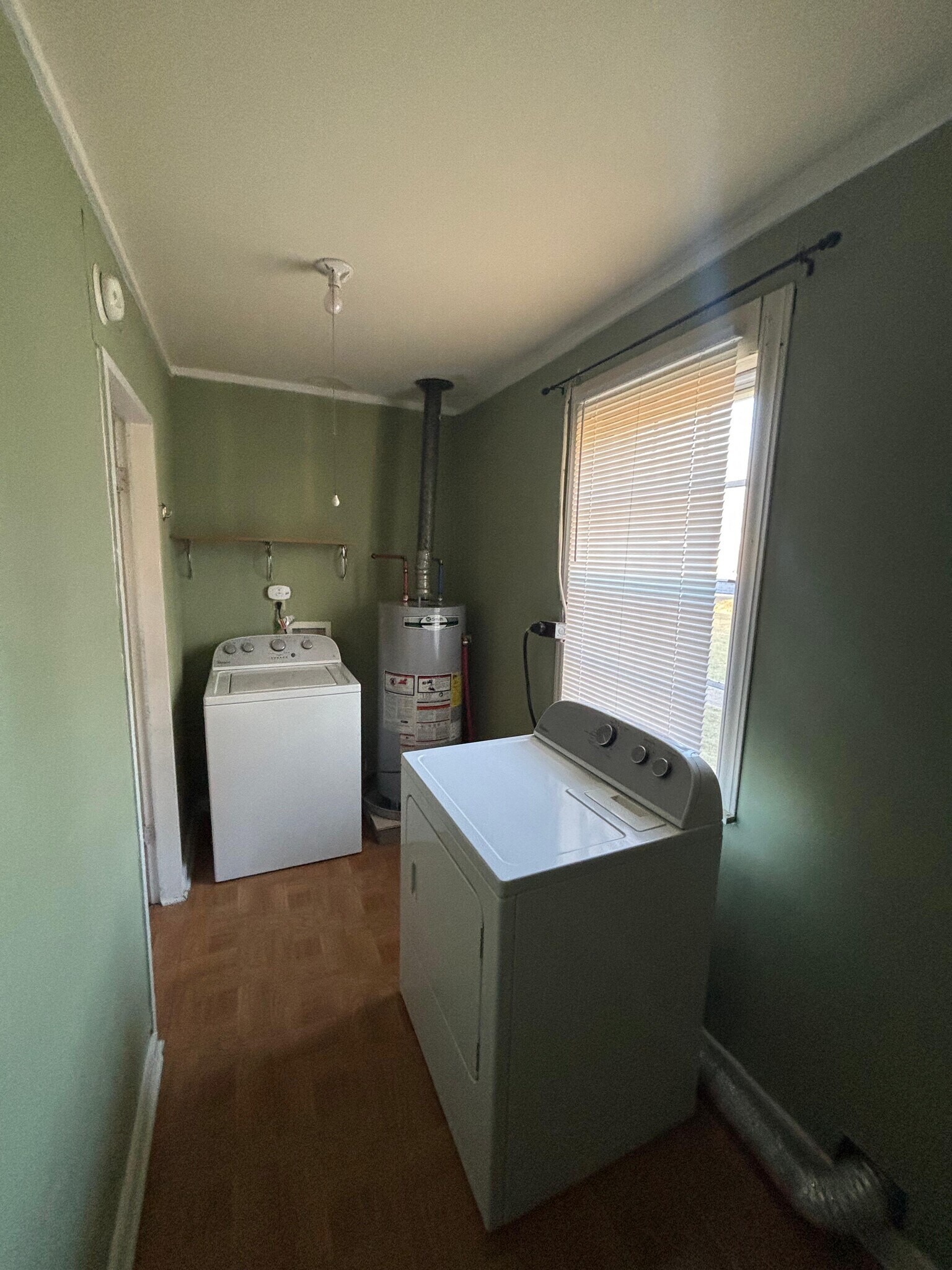 Building Photo - 14 Sara Forest Dr