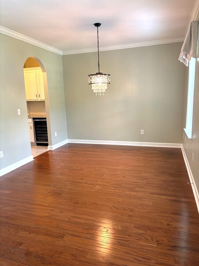 Building Photo - 231 Belclare Way