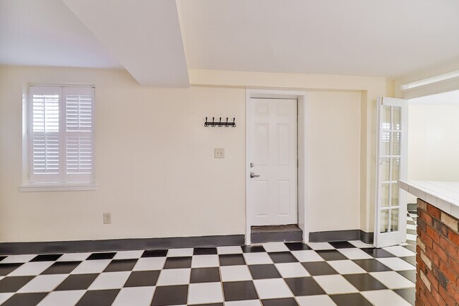 Building Photo - 821 North Carolina Ave SE