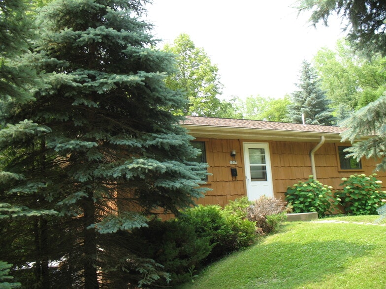 Building Photo - 1207 Mint Dr