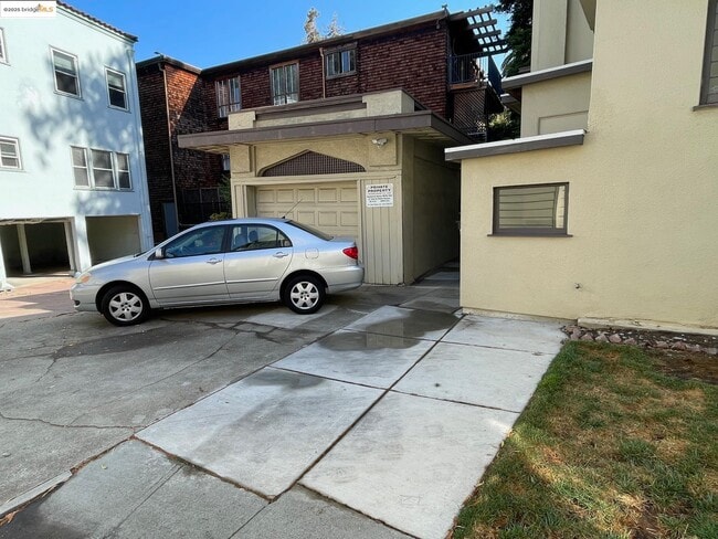 Building Photo - 741 Haddon Pl