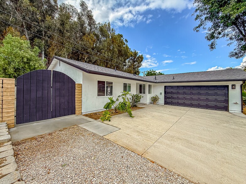 Building Photo - 717 Watson Ave