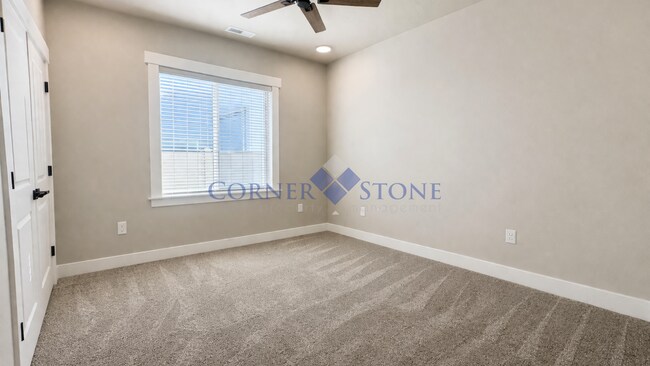 Building Photo - Brand New Duplex in Meridian!