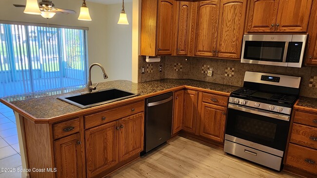 Building Photo - 1061 Pelican Ln