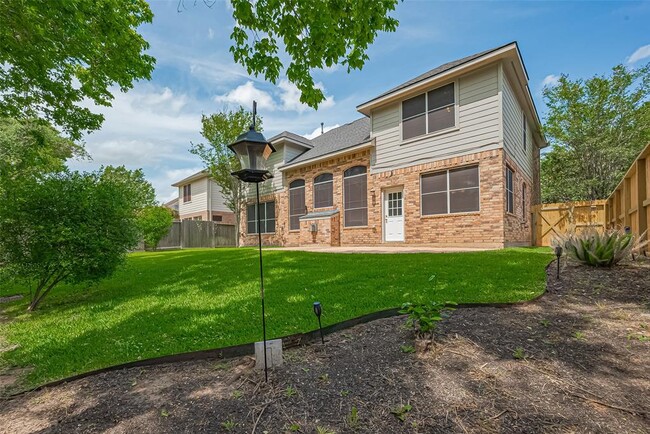 Building Photo - 2710 Five Oaks Dr