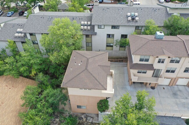 Building Photo - 221 Spring St