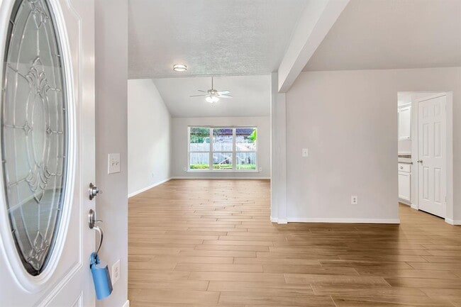 Building Photo - 15 White Bark Pl