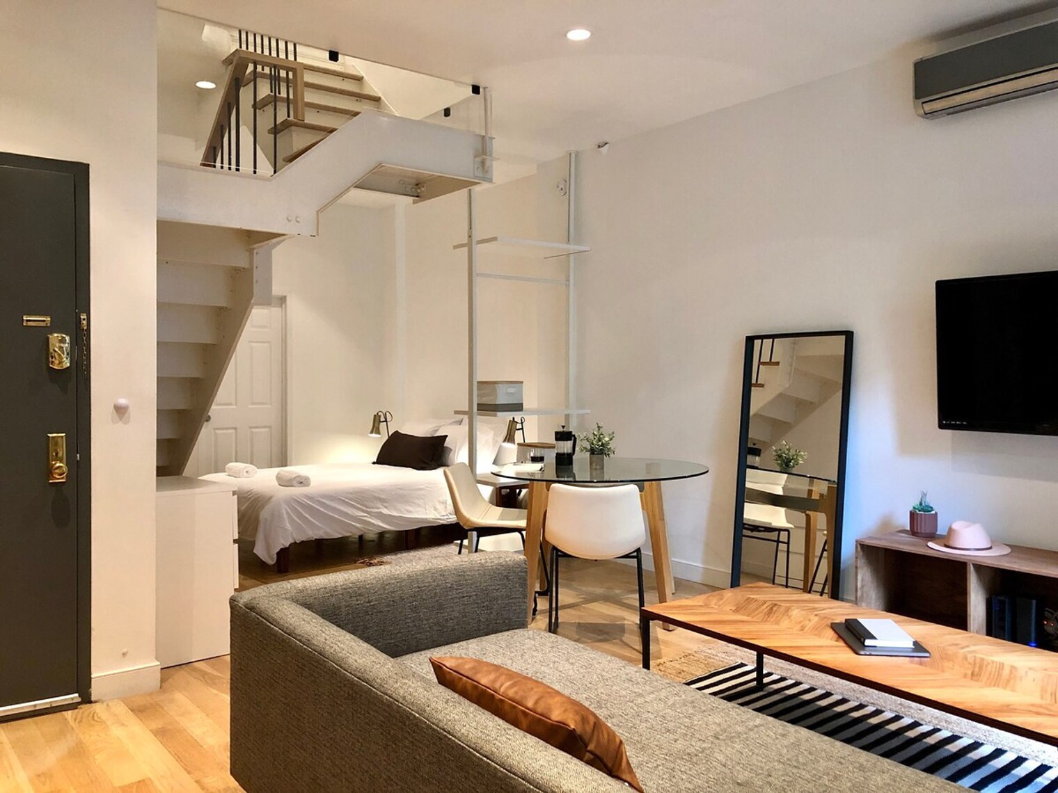 Building Photo - 131 E 35th St