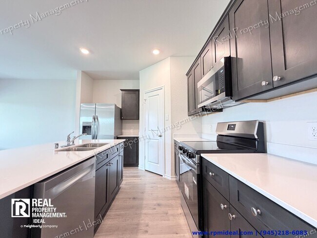 Building Photo - 621 Dunhill Rd