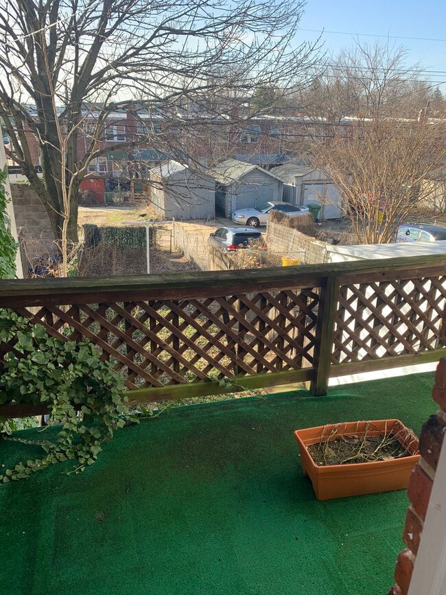 Building Photo - For Rent: Charming Retreat on Falls Rd