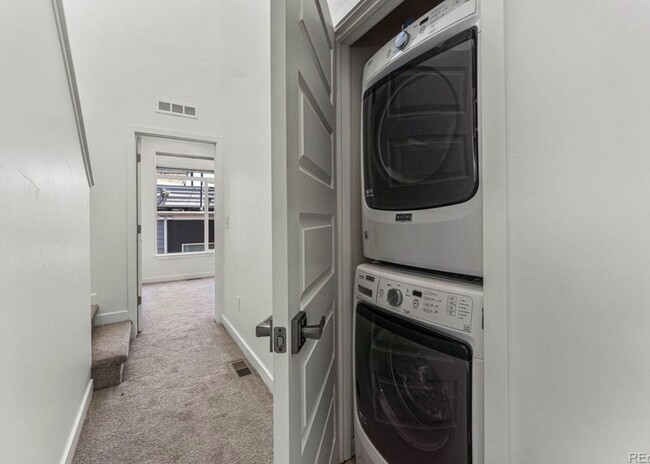 Washer / Dryer - 1591 W 43rd Ave