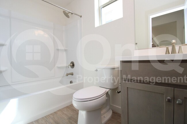 Building Photo - 2957 E Cherry Hill Dr