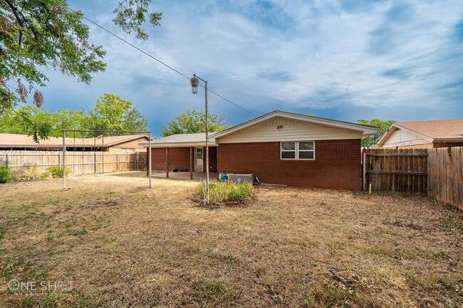 Building Photo - 3749 N 10th St