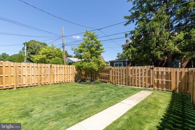 Building Photo - 528 Lower E Valley Forge Rd