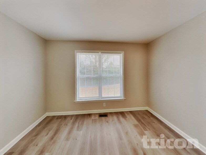 Building Photo - 112 Glengariff Ln