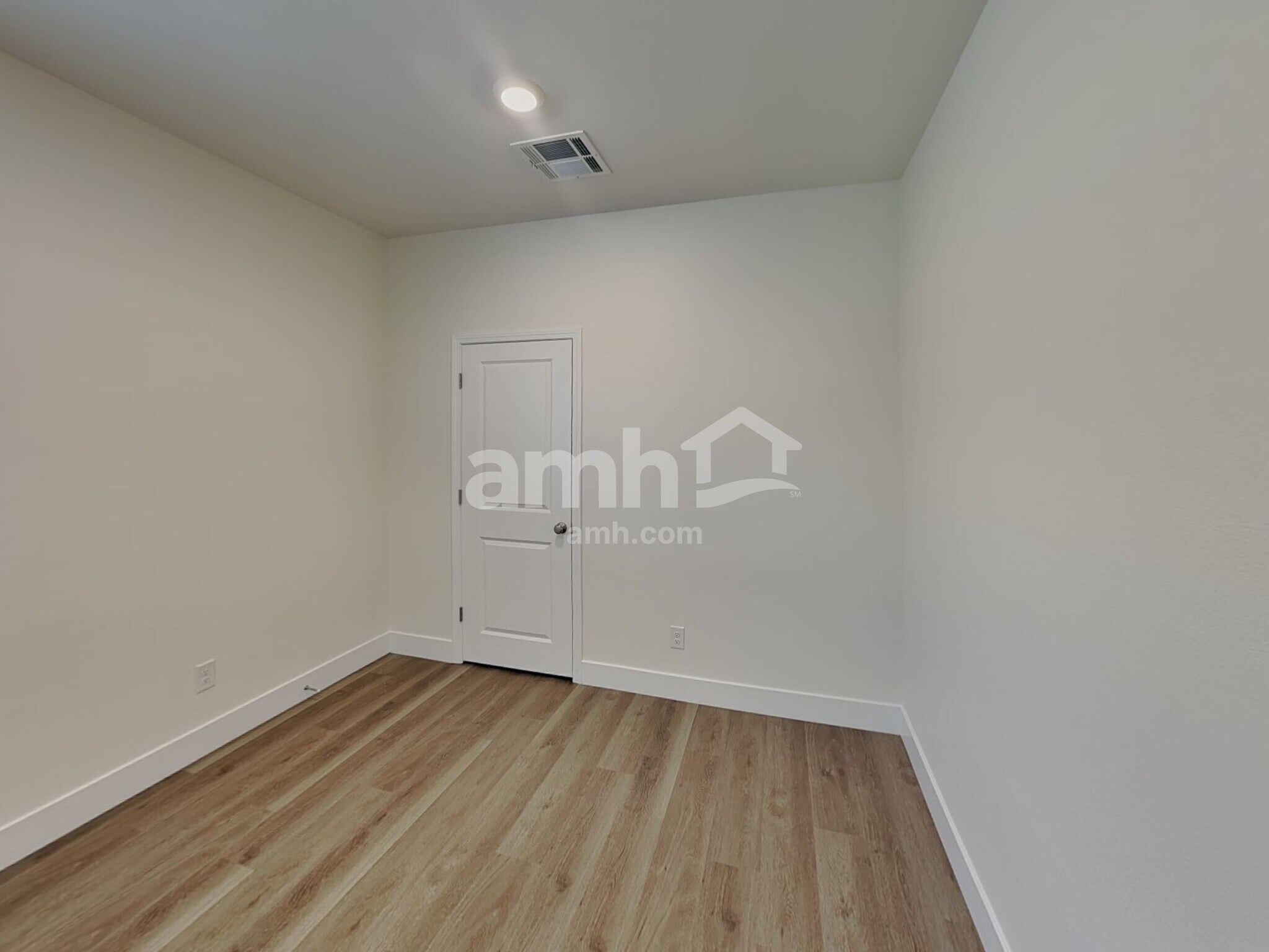 Building Photo - 874 English Primrose St