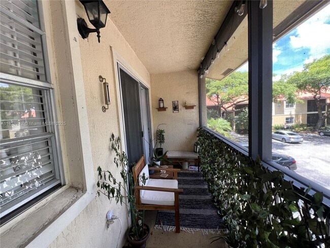 Building Photo - 1227 SW 46th Ave