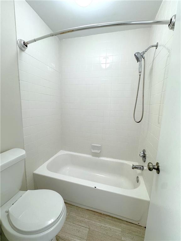 Building Photo - 5900 Grelot Rd