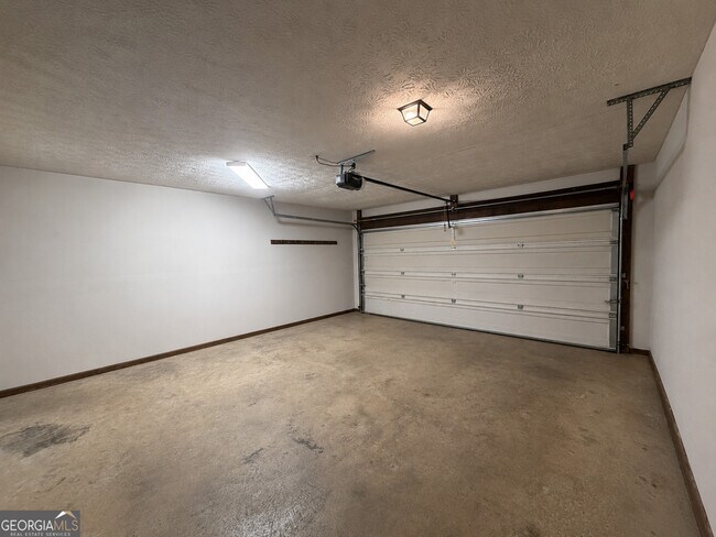 Building Photo - 1710 Underwood Dr SE