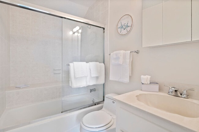 Building Photo - 23 Claridge Ct N