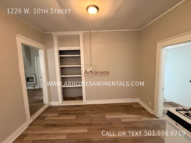 Building Photo - 1226 W 10th St
