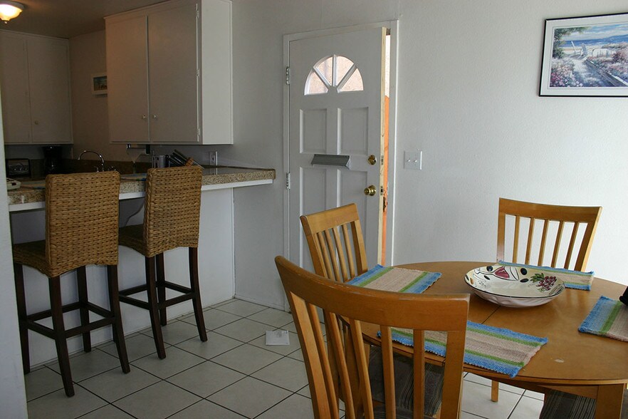 Building Photo - 822 Island Ct