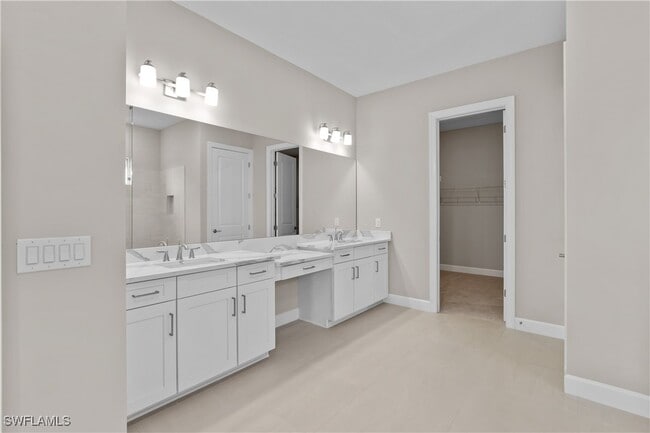 Building Photo - 15492 Rio Ponace Ct