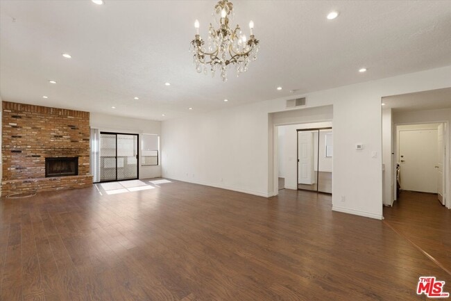 Building Photo - 432 S Hamel Rd