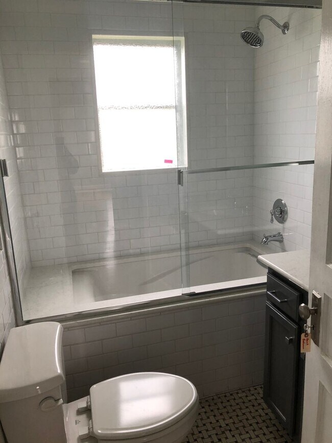 Primary Photo - Newly Remodeled 3/2 with open floor plan