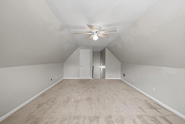 Building Photo - House 4 Beds 2 Baths