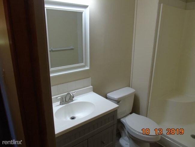 Building Photo - 3 br, 2 bath House - 221 South Bridge